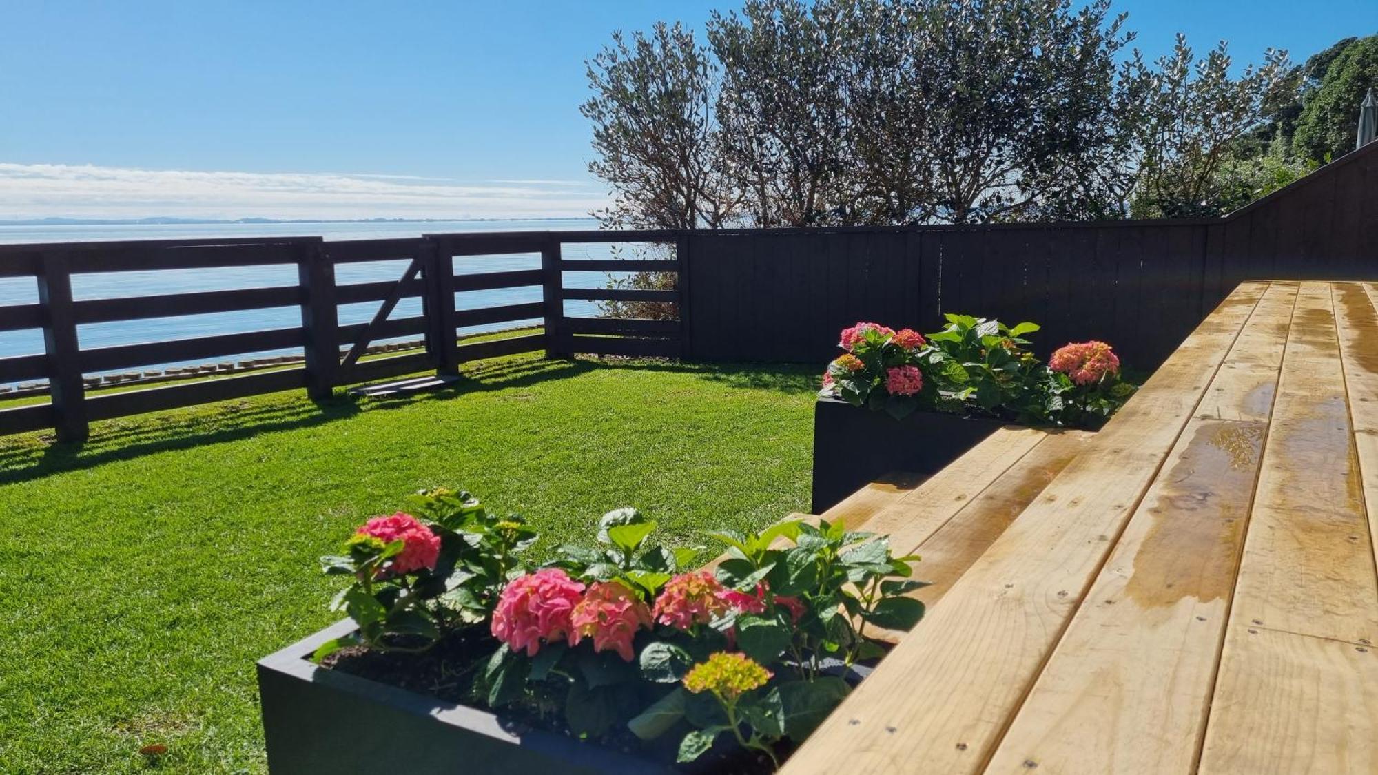 Red Rock Cottage, Beachfront Luxury Clarks Beach Εξωτερικό φωτογραφία